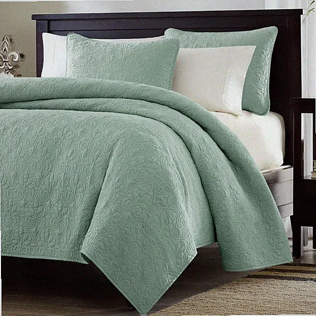 Full / Queen Seafoam Blue Green Quilted Coverlet Quilt Set with 2 Shams